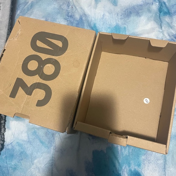 Yeezy boost 380 infant - Picture 3 of 4